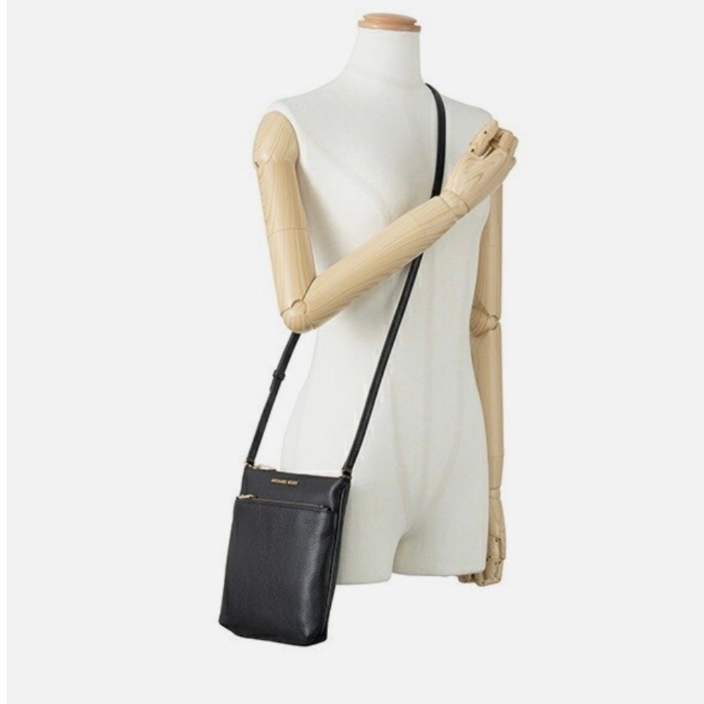 Micheal Kors Small Riley‎ Flat Pebbled Leather CrossBody Bag Black